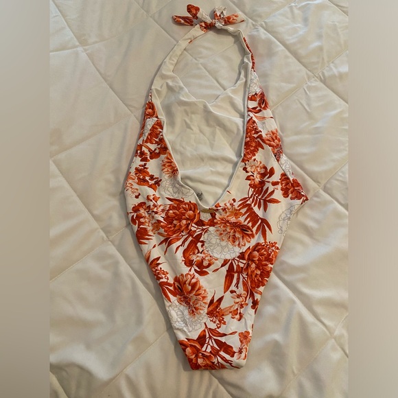 Beach bunny Samantha - Picture 2 of 5